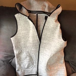 Amazing grey Lululemon vest!